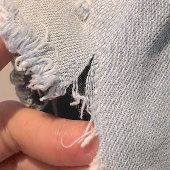 Abercrombie & Fitch Super Skinny Low Rise Light Wash Distressed Jeans - Picture 10 of 10